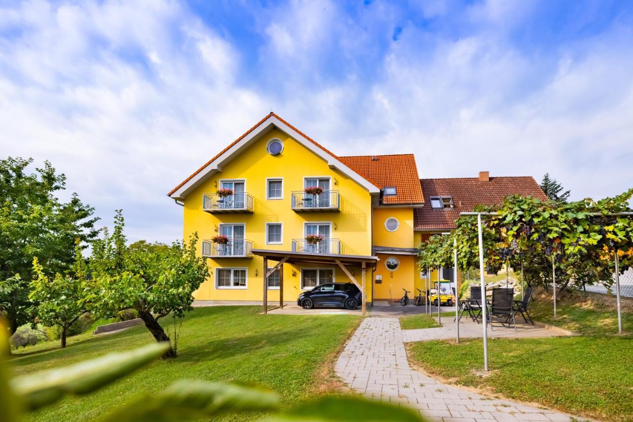 Golf & Thermenland Sonnenpension Fruehstueckshotel Burgauberg Stegersbach Exterior foto